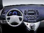 foto 5 Auto Mitsubishi Grandis Miniforgon (1 generacion 2003 2011)