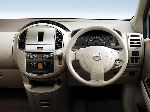 fotoğraf Oto Nissan Lafesta Minivan (1 nesil 2005 2007)