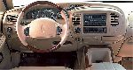 grianghraf 22 Carr Lincoln Navigator L as bothar 5-doras (3 giniúint 2007 2014)