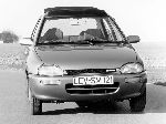 写真 4 車 Mazda 121 セダン (2 世代 1990 1996)