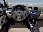 фотография 6 Авто Volkswagen Jetta Седан (6 поколение 2010 2014)