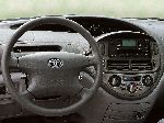 фотографија 13 Ауто Toyota Previa Моноволумен (Минивен) (XR30/XR40 2001 2004)