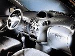 fotografie 29 Auto Toyota Yaris Hatchback 3-uși (P1 1999 2003)