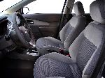 写真 7 車 Chevrolet Cobalt セダン (1 世代 2004 2007)