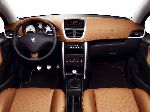 kuva 6 Auto Peugeot 207 CC avo-auto (1 sukupolvi [uudelleenmuotoilu] 2009 2013)