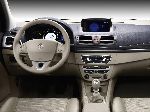 fotografie 30 Auto Renault Megane Hatchback 5-dvere (3 generácia 2008 2014)