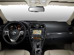 фотографија 6 Ауто Toyota Avensis Седан (3 генерација 2009 2011)