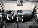 kuva 10 Auto Toyota Land Cruiser Prado Maastoauto (J150 [uudelleenmuotoilu] 2013 2017)