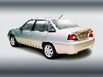 foto 4 Auto Daewoo Nexia Sedan 4-puertas (1 generacion 1994 2008)