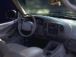 kuva 22 Auto Ford Expedition Maastoauto (1 sukupolvi [uudelleenmuotoilu] 1999 2002)